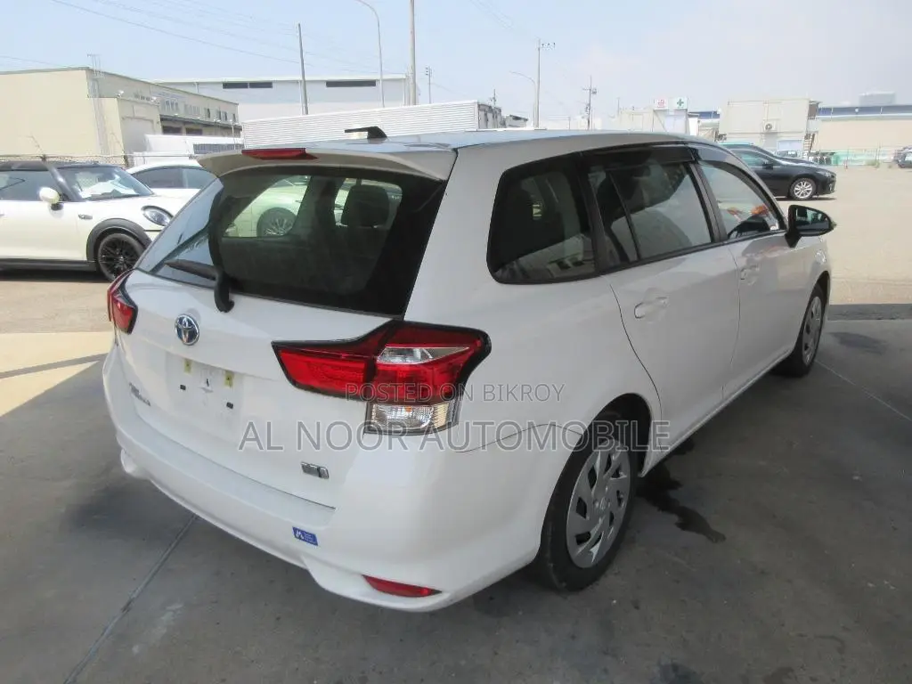 Toyota Corolla Fielder 2021 Pearl