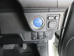 Toyota Corolla Fielder 2021 Pearl