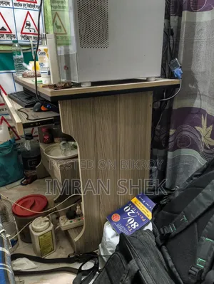 কম্পিউটার টেবিল বিছানার তোষক সহ খাট বিক্রয় করা হবে।