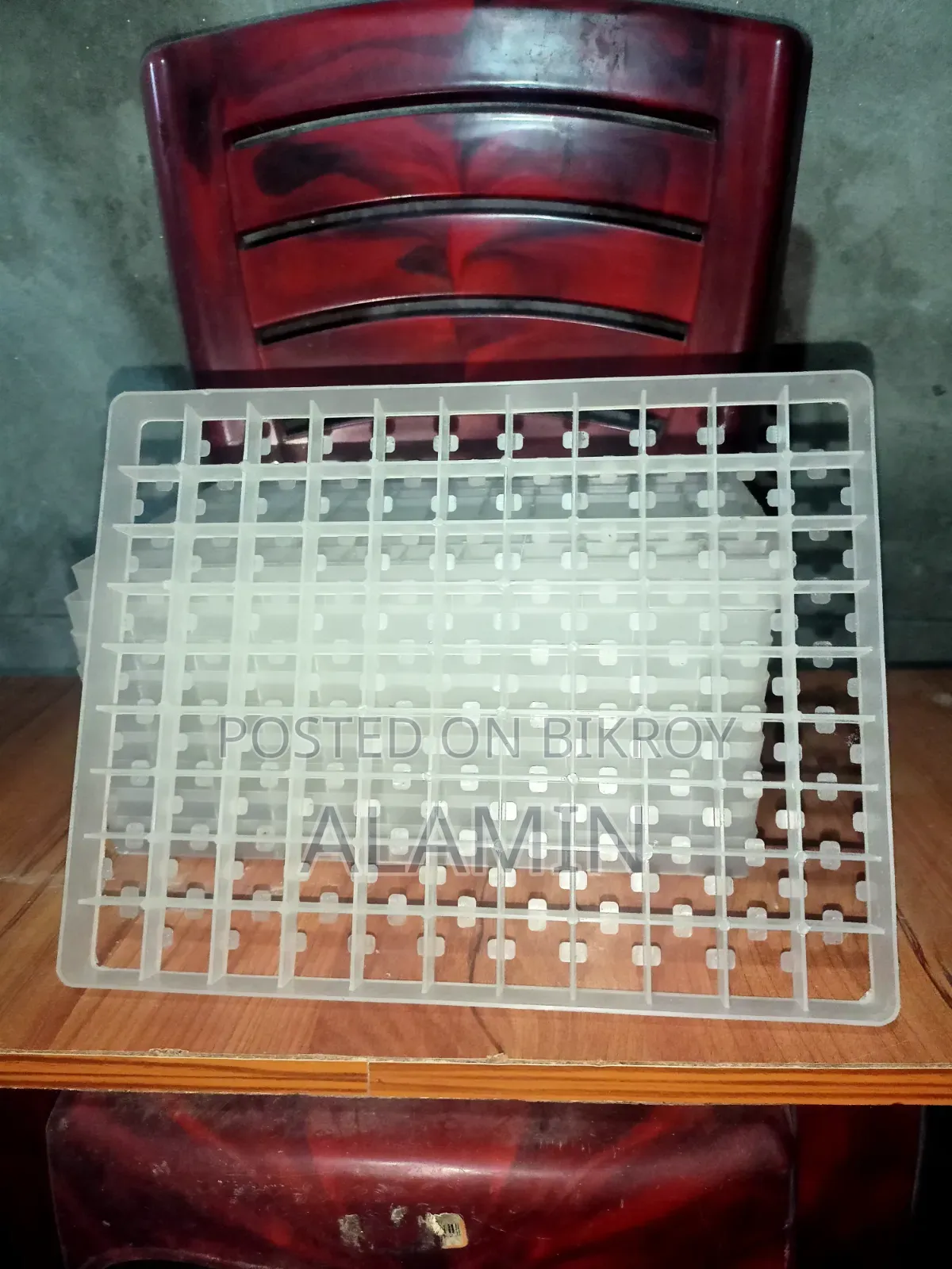 কোয়েল পাখির ৯৯ ডিমের ট্রে