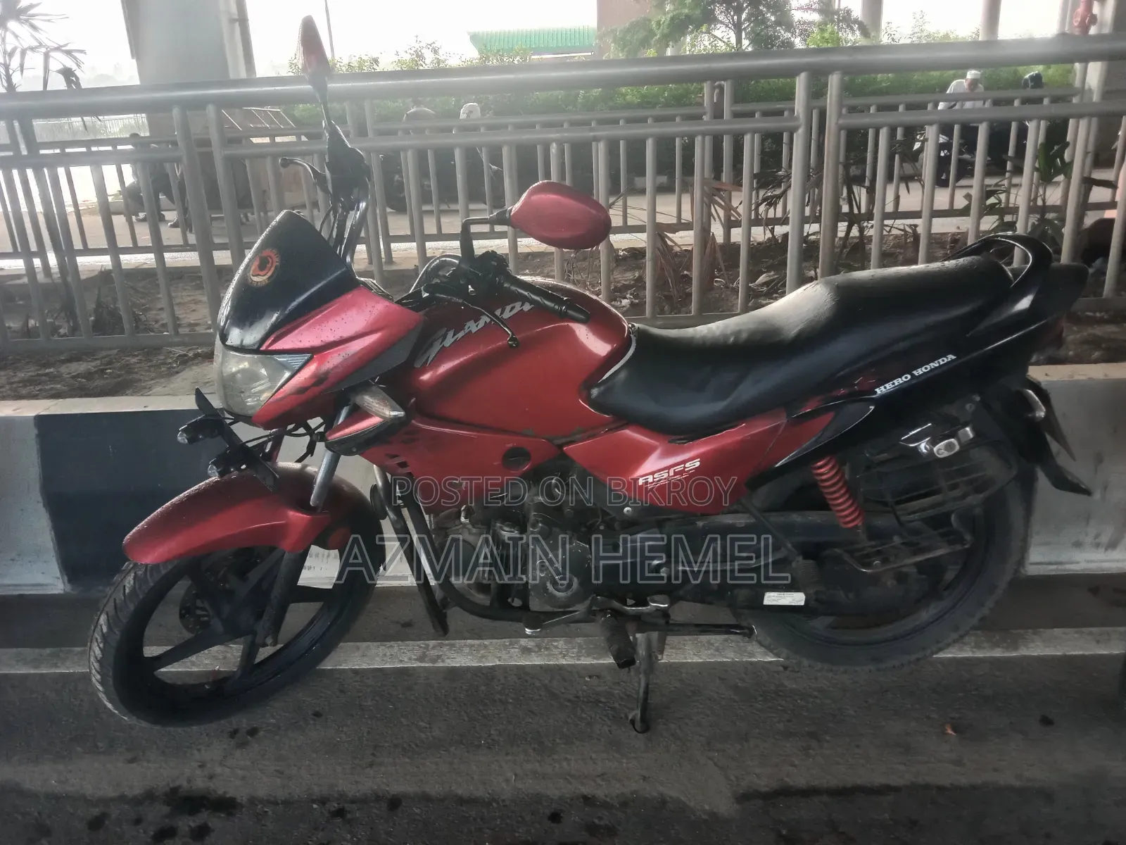 Hero Glamour 2013 Red