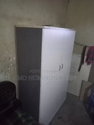 বোর্ডের আলমারি