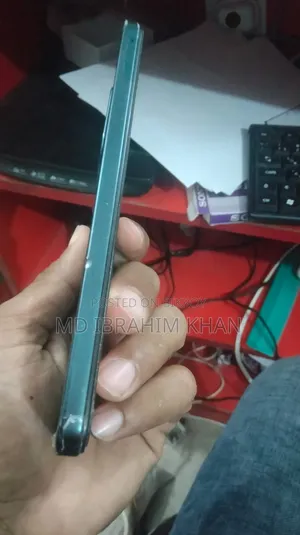 Vivo Y28 256 GB Gray