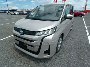 Toyota Noah 2022 Beige