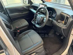 Toyota Noah 2022 Beige