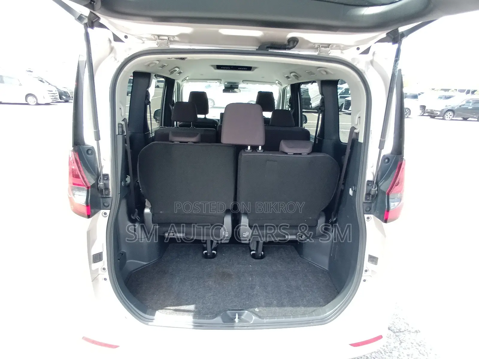 Toyota Noah 2022 Beige