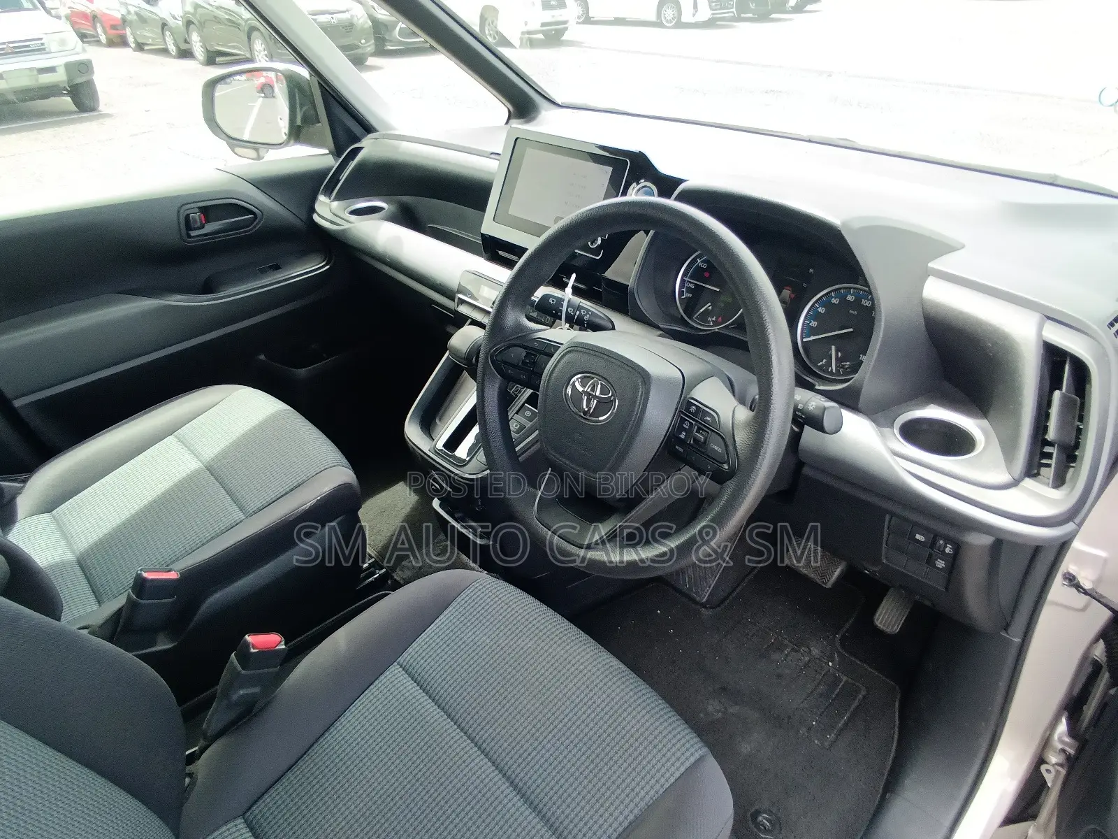 Toyota Noah 2022 Beige