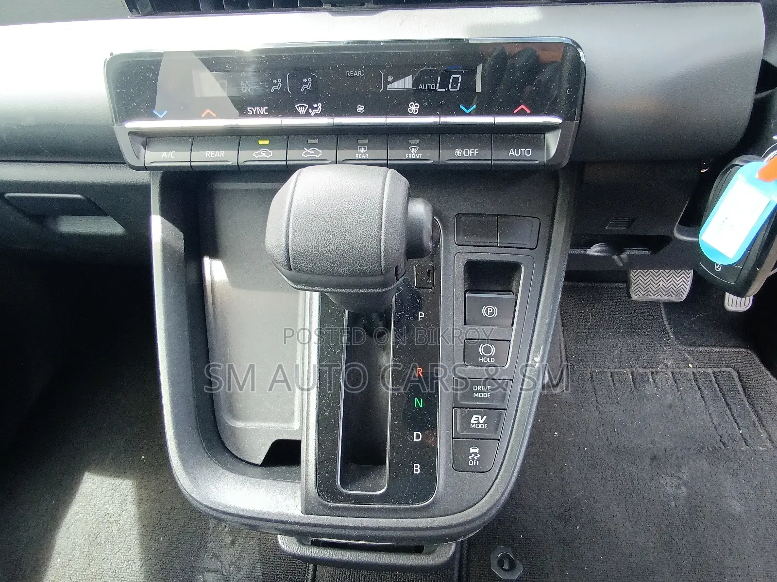 Toyota Noah 2022 Beige
