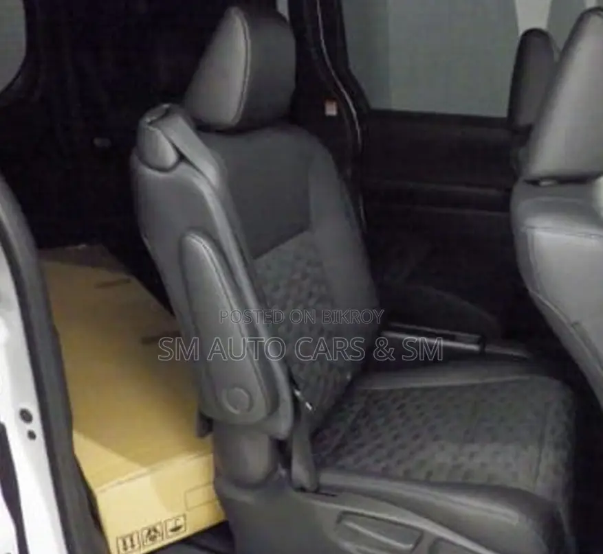 Toyota Voxy Hybrid S-Z 2WD 7-Seater 2023 Pearl