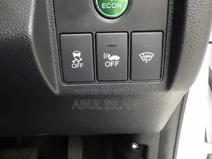 Honda Vezel 1.5 Hybrid 2WD 2014 Pearl