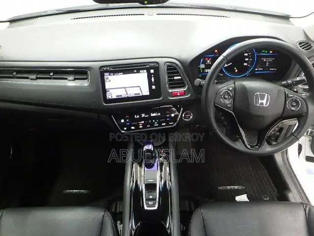 Honda Vezel 1.5 Hybrid 2WD 2014 Pearl