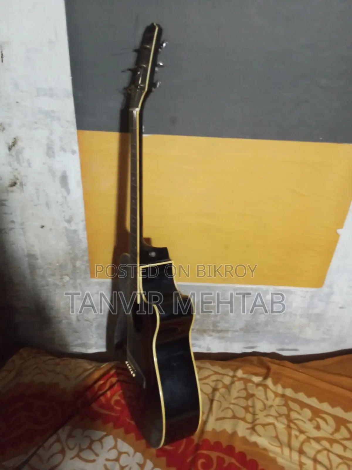 Urgent Custom 2020c Acoustic Guitar Sell