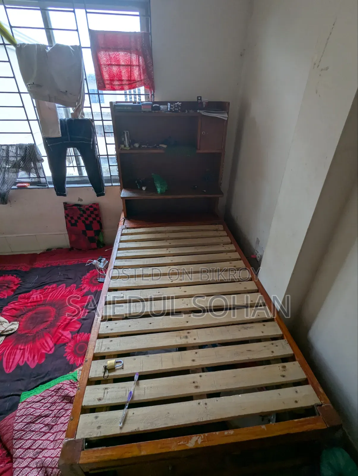 সেমি ডাবল বক্স খাট (পড়ার টেবিল সহ )