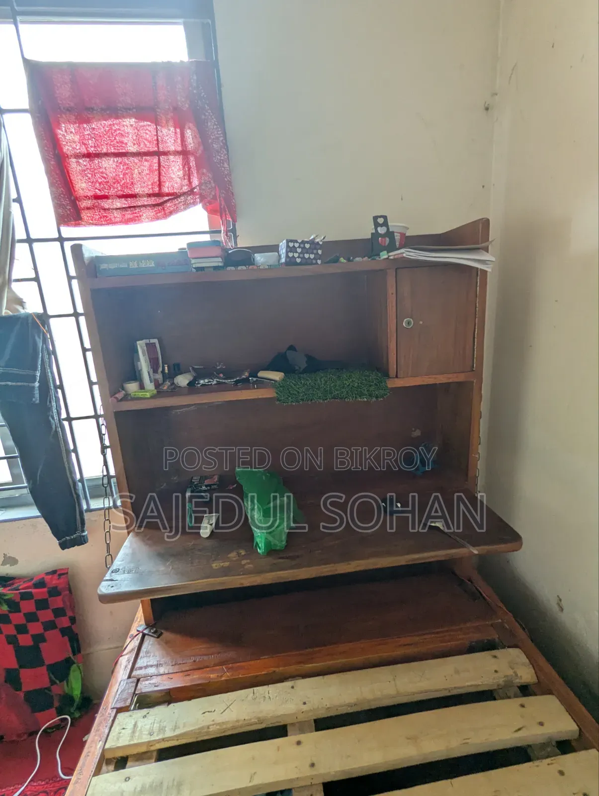 সেমি ডাবল বক্স খাট (পড়ার টেবিল সহ )