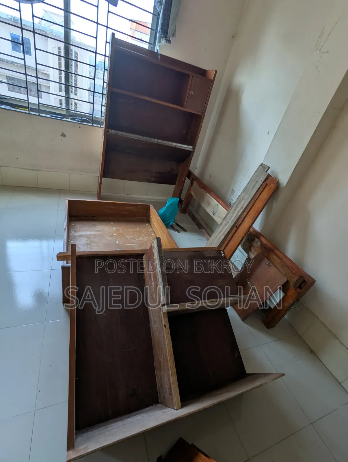 সেমি ডাবল বক্স খাট (পড়ার টেবিল সহ )