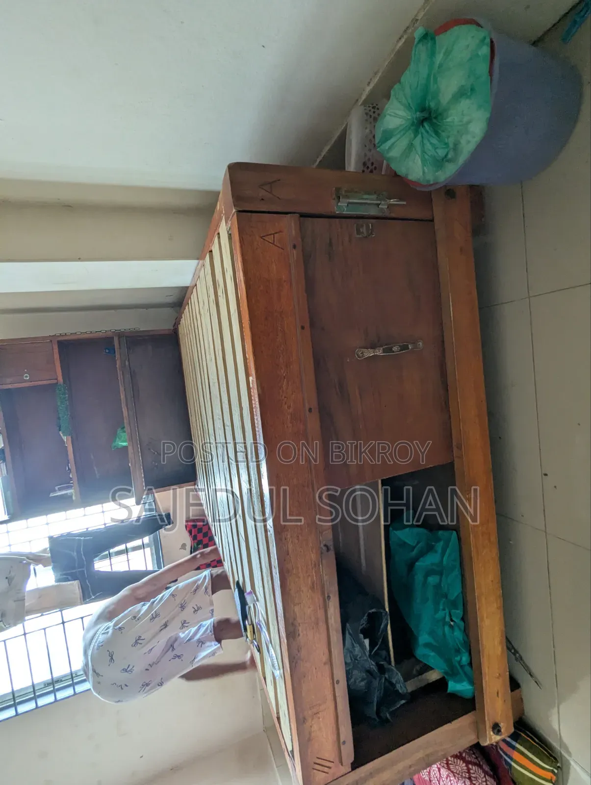 সেমি ডাবল বক্স খাট (পড়ার টেবিল সহ )