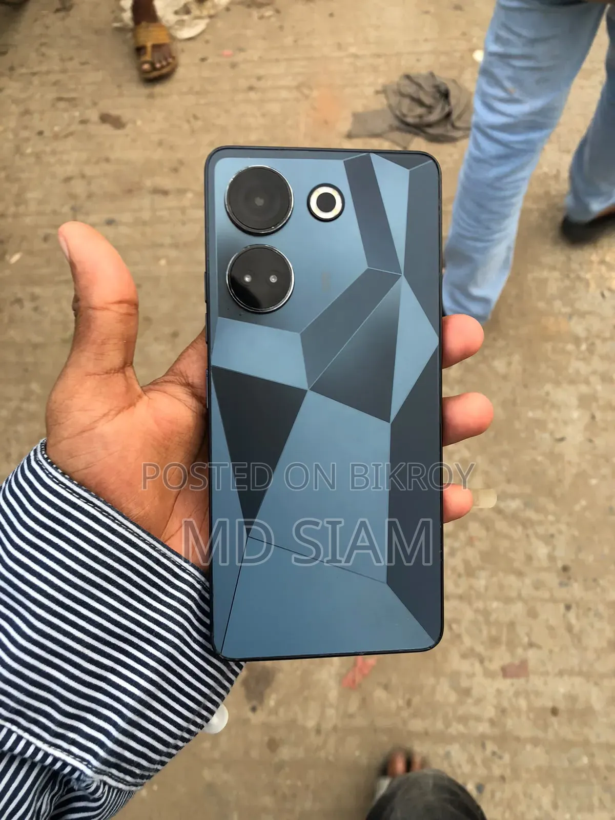 টেকনো ক্যামন ২০ ২৫৬ জিবি কালো