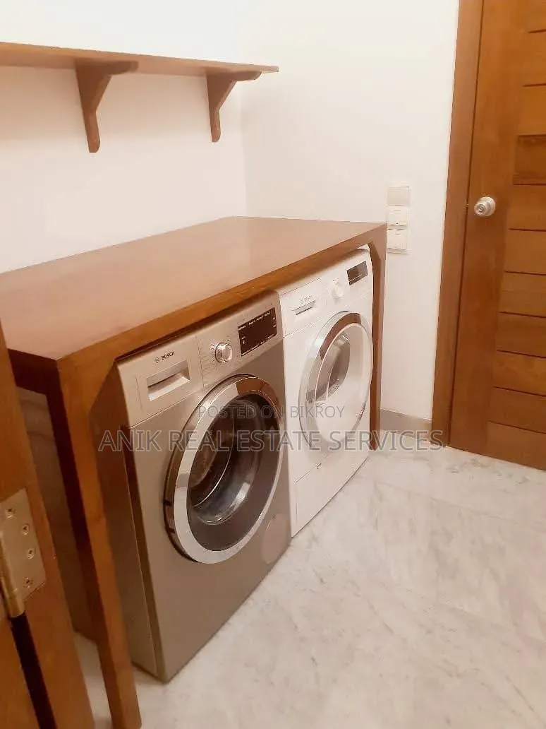 Furnished 4bdrm Apartment in Anik Real Estate, Banani for rent