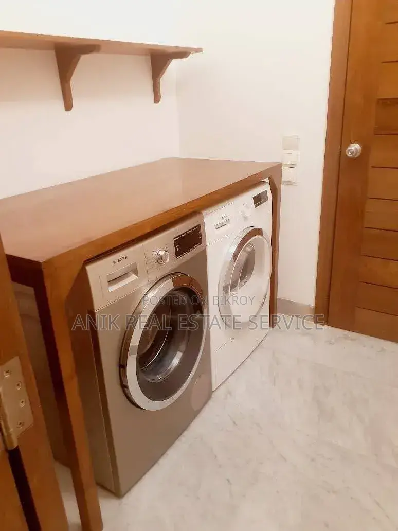 Furnished 4bdrm Apartment in Anik Real Estate, Banani for rent