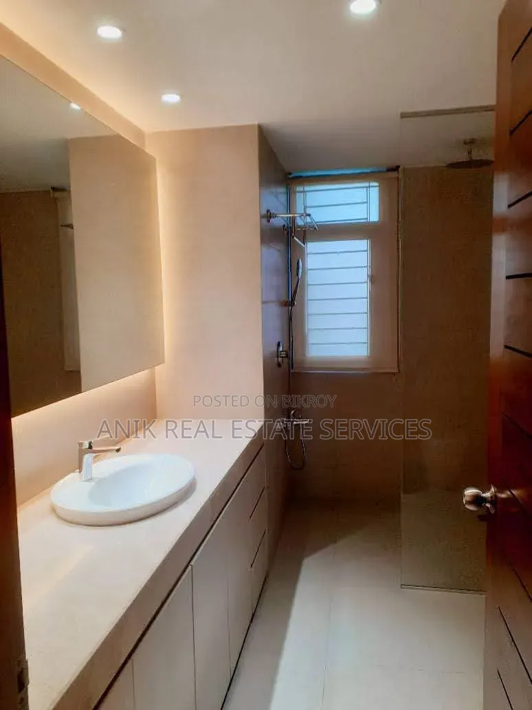 Furnished 4bdrm Apartment in Anik Real Estate, Banani for rent