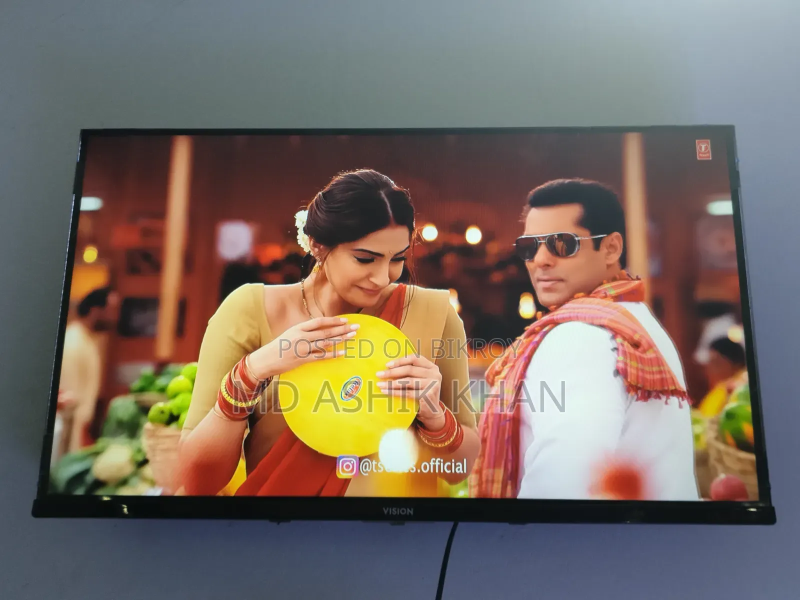 Vision 32" Voice Control LED TV.