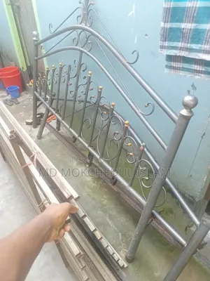 এই খাঁটটি বিক্রি করব।