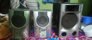 Aiwa ও Sony স্পিকার।