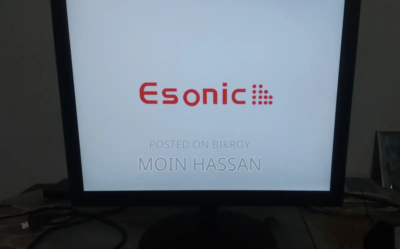 Esonic 17inc LED Square Monitor. Akdom Notun Er Moto Ache.