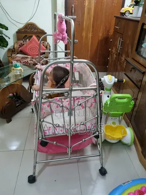 বাচ্ছাদের দোলনা