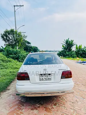 Toyota Corolla Sedan 1996 White
