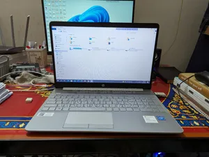 Laptop HP 15s 4GB Intel Celeron SSD 256GB