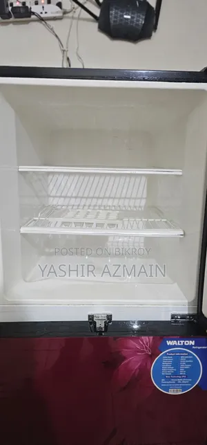 Walton 282 Liter Fridge