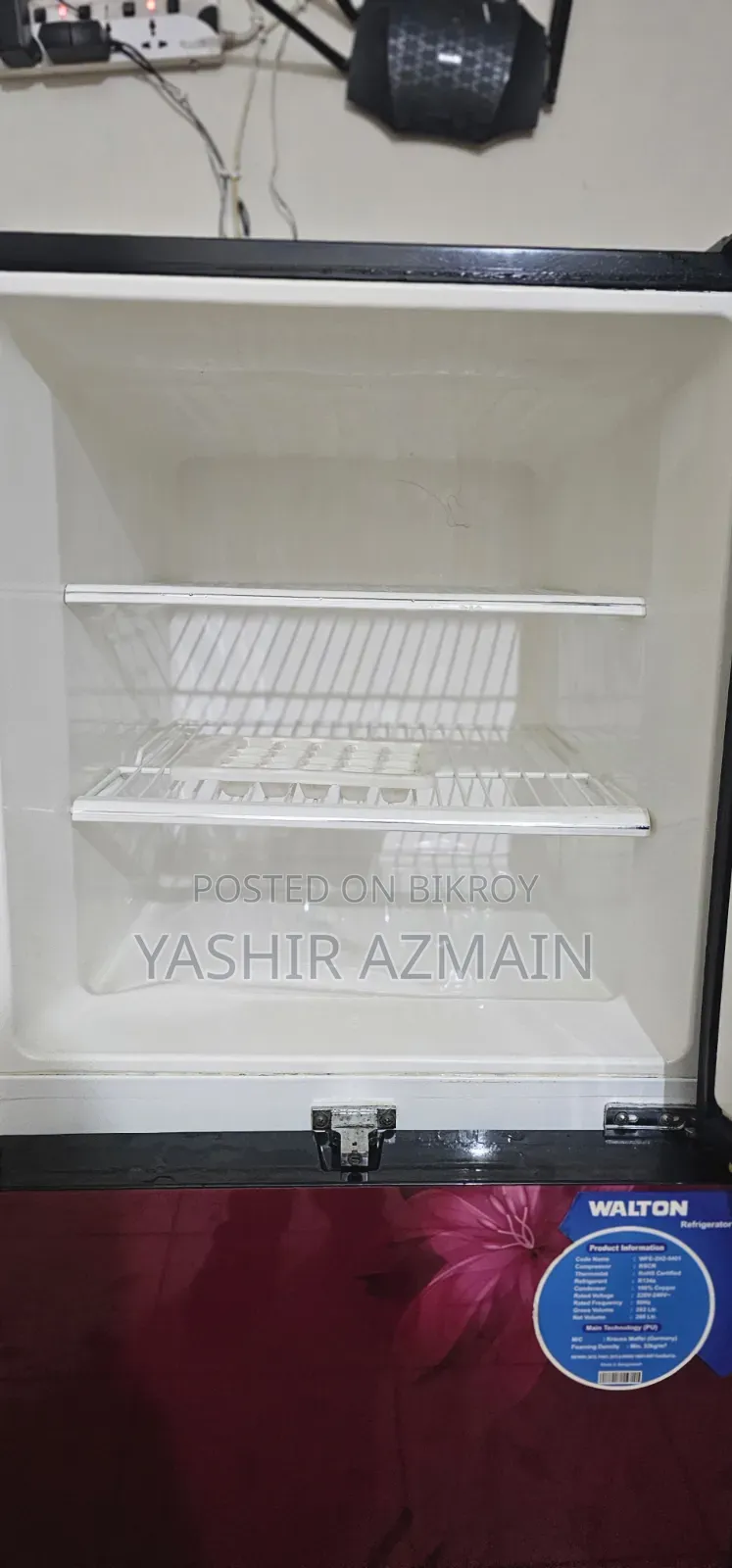 Walton 282 Liter Fridge