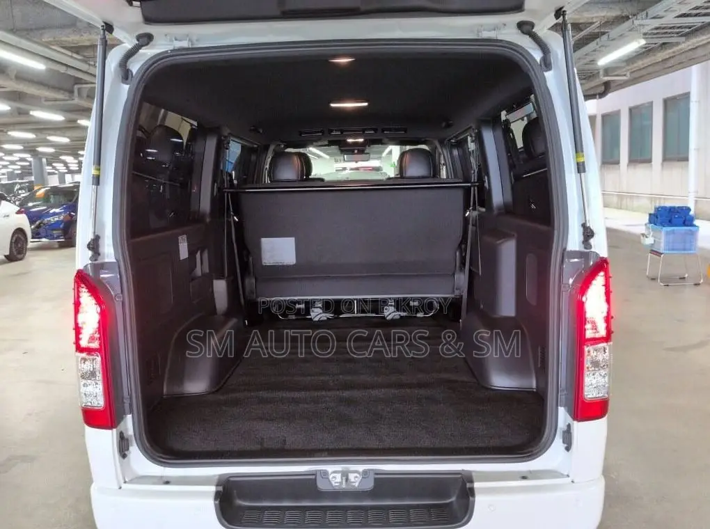 Toyota HiAce 2023 White