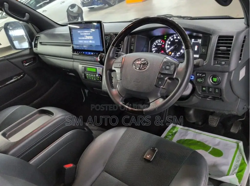 Toyota HiAce 2023 White