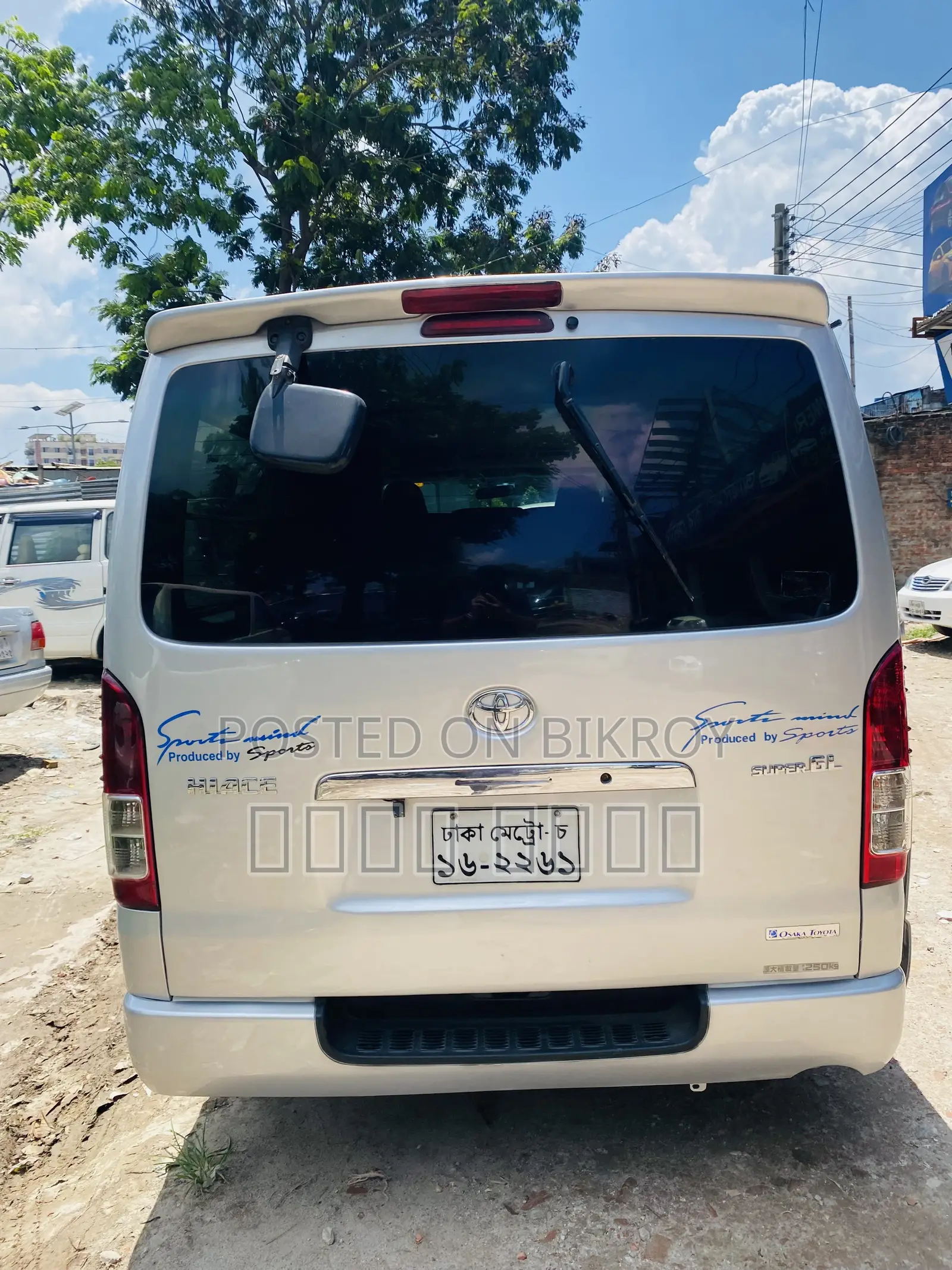Toyota Grand HiAce 2000 Silver
