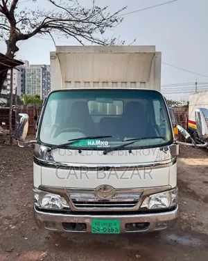 Toyota Dyna Delivery Van 2021