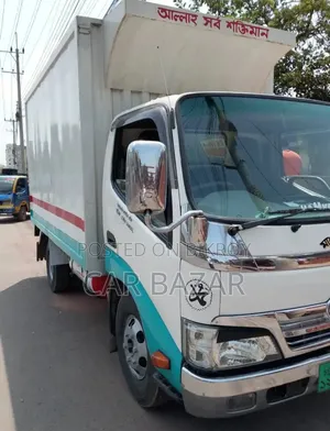 Toyota Dyna Delivery Van 2021