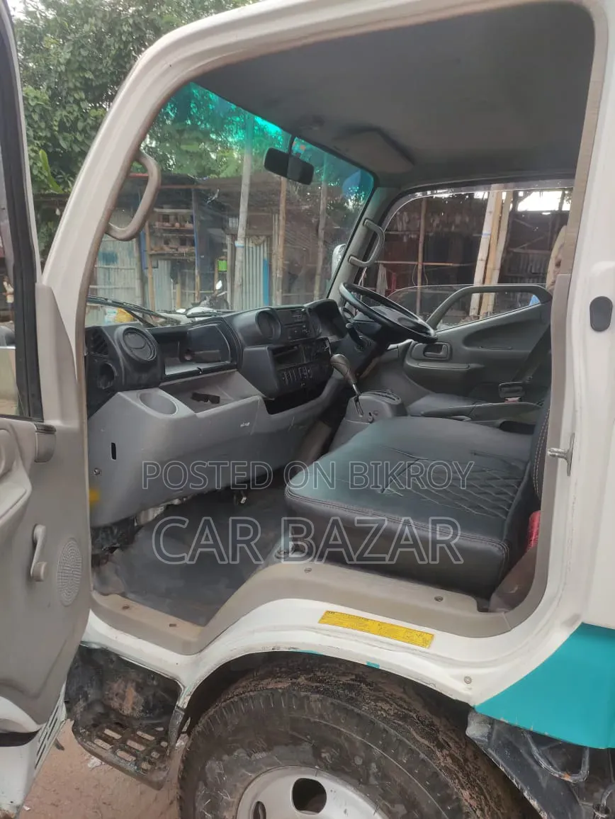 Toyota Dyna Delivery Van 2021