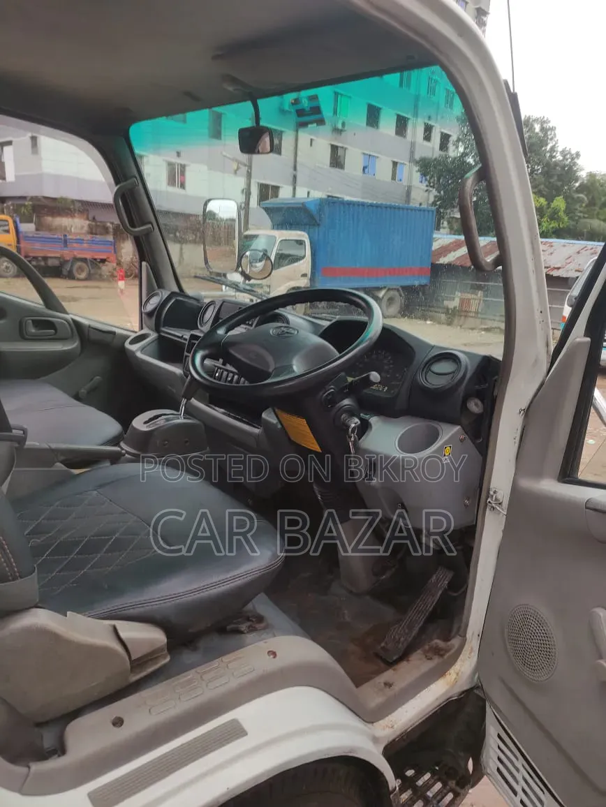 Toyota Dyna Delivery Van 2021