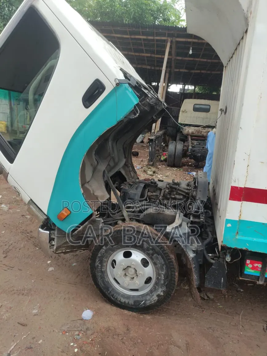 Toyota Dyna Delivery Van 2021
