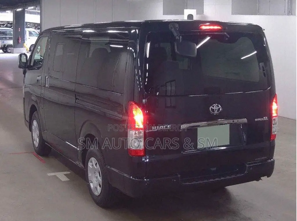 Toyota HiAce 2023 Black