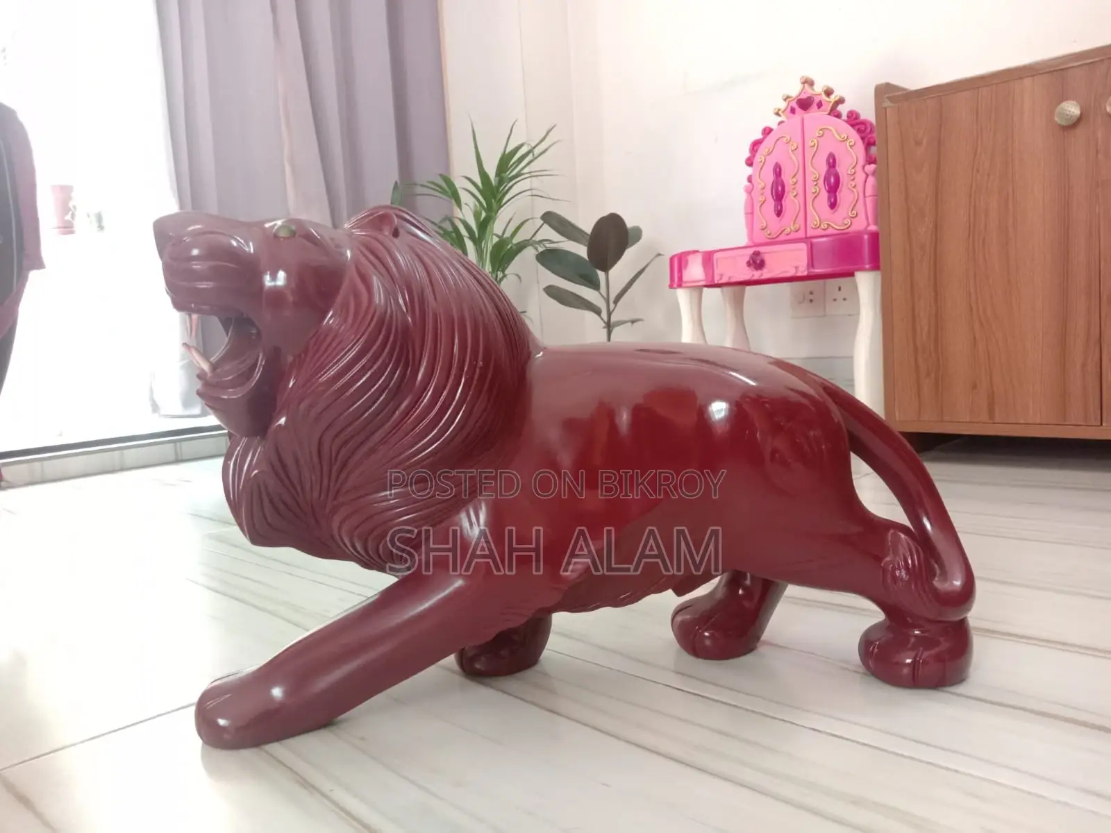 Vintage Korai Wood Lion Sculpture – 27 Years Old