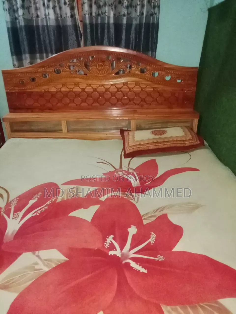 ৬ফিট বাই ৭ ফিট মেহগনি কাঠের খাট ৪ মাস ব্যবহৃত বাসা ছেড়ে দেওয়া হচ্ছে