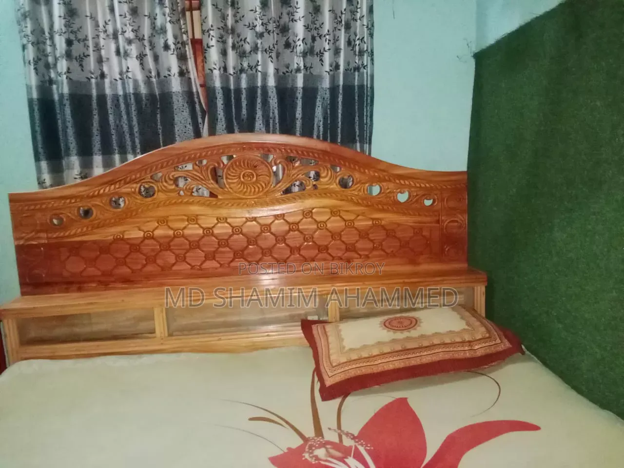 ৬ফিট বাই ৭ ফিট মেহগনি কাঠের খাট ৪ মাস ব্যবহৃত বাসা ছেড়ে দেওয়া হচ্ছে