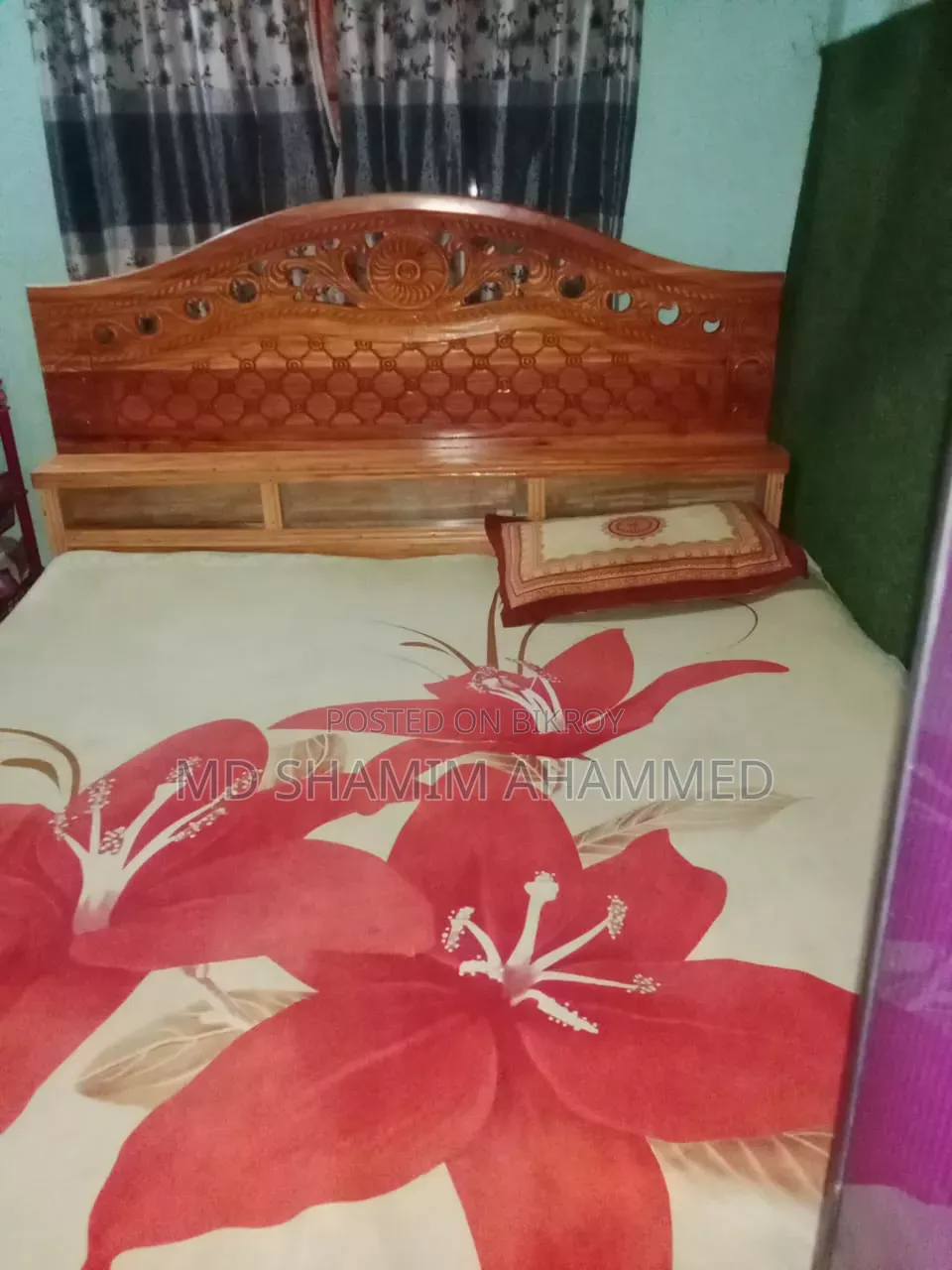৬ফিট বাই ৭ ফিট মেহগনি কাঠের খাট ৪ মাস ব্যবহৃত বাসা ছেড়ে দেওয়া হচ্ছে