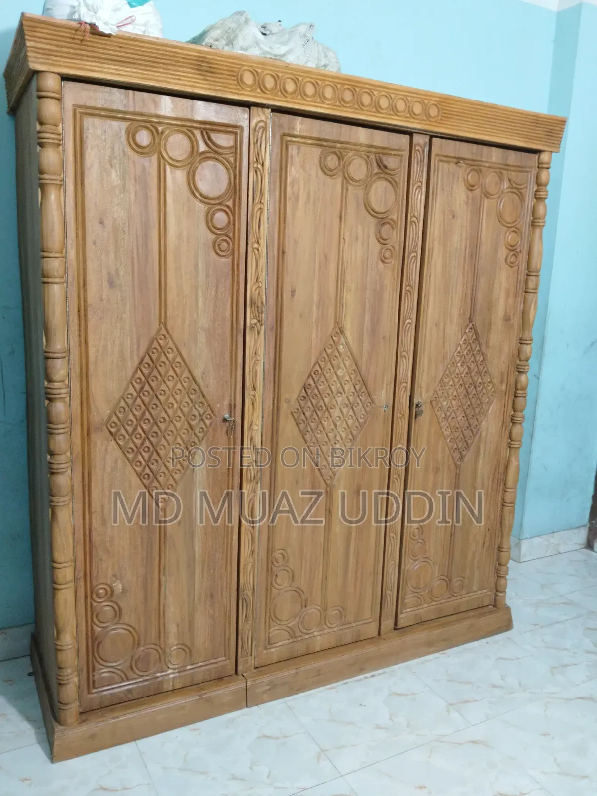 তিন পাল্লার আলমার