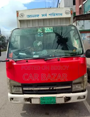 Isuzu Delivery Cover Van 2011