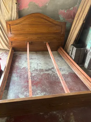 সেগুন কাঠের তৈরি খাট