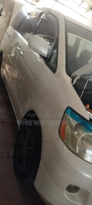 Toyota Noah 2004 White